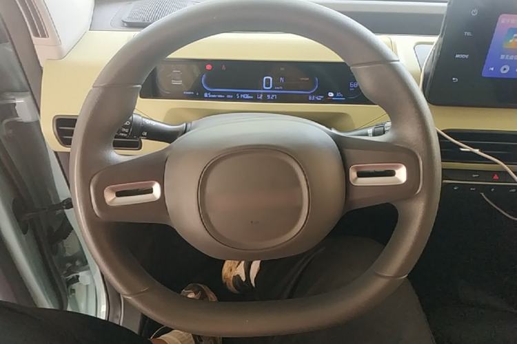 Used Geely Galaxy Panda 2023 Panda Mini 200km Endurance Bear Steering Wheel