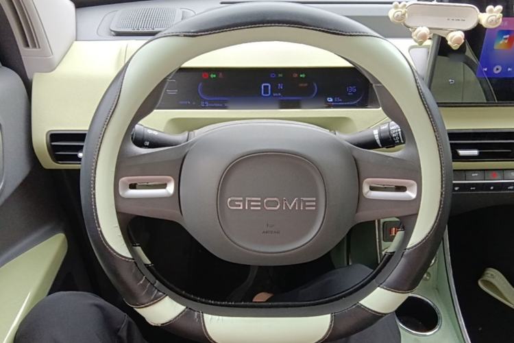 Used Geely Galaxy Panda 2023 Panda Mini 200km Endurance Bear Steering Wheel