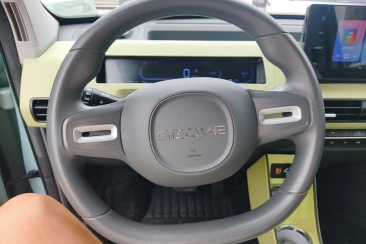Used Geely Galaxy Panda 2023 Panda Mini 200km Endurance Bear Steering Wheel