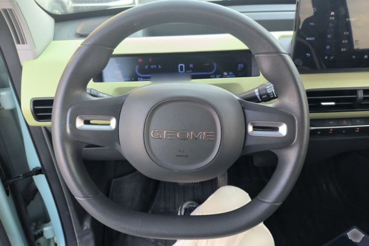 Used Geely Galaxy Panda 2023 Panda Mini 120km Super Cute Bear Steering Wheel