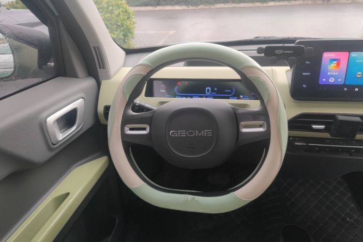 Used Geely Galaxy Panda 2023 Panda Mini 200km Endurance Bear Steering Wheel
