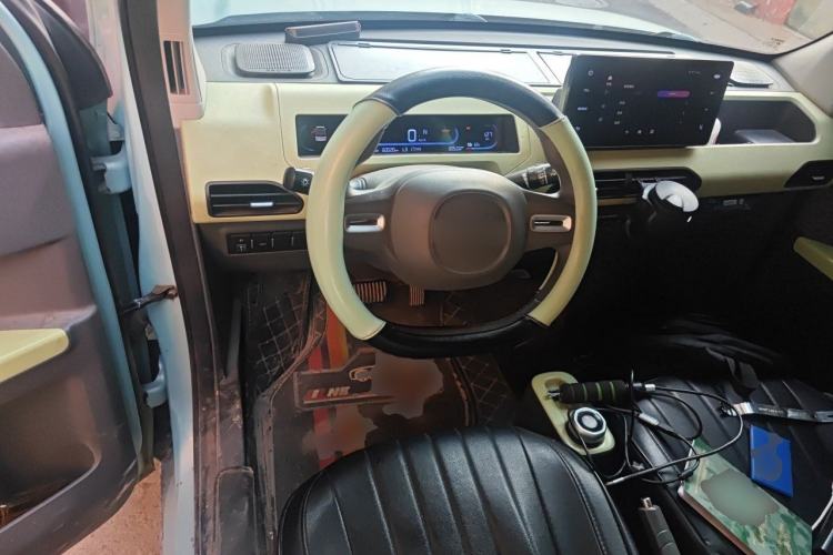 Used Geely Galaxy Panda 2023 Panda Mini 200km Endurance Bear Steering Wheel