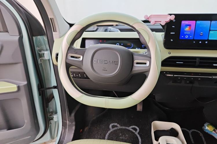 Used Geely Galaxy Panda 2023 Panda Mini 200km Endurance Bear Steering Wheel