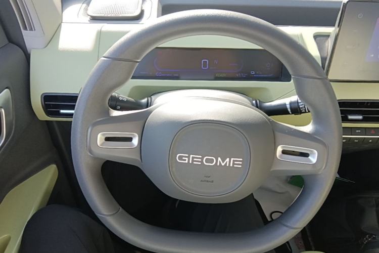 Used Geely Galaxy Panda 2023 Panda Mini 200km Dynamic Bear Steering Wheel