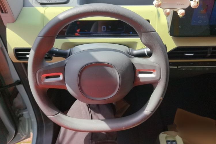 Used Geely Galaxy Panda 2023 Panda Mini 200km Endurance Bear Steering Wheel
