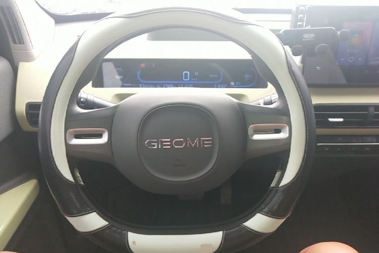 Used Geely Galaxy Panda 2023 Panda Mini 200km Endurance Bear Steering Wheel