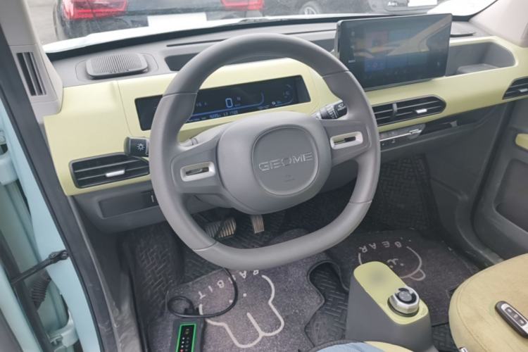 Used Geely Galaxy Panda 2023 Panda Mini 120km Cute Bear Steering Wheel