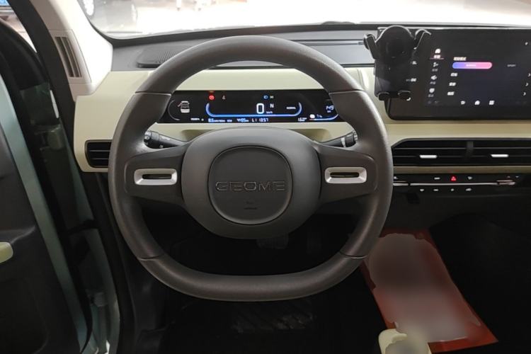 Used Geely Galaxy Panda 2023 Panda Mini 200km Endurance Bear Steering Wheel