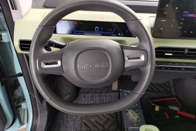 Used Geely Galaxy Panda 2023 Panda Mini 200km Endurance Bear Steering Wheel