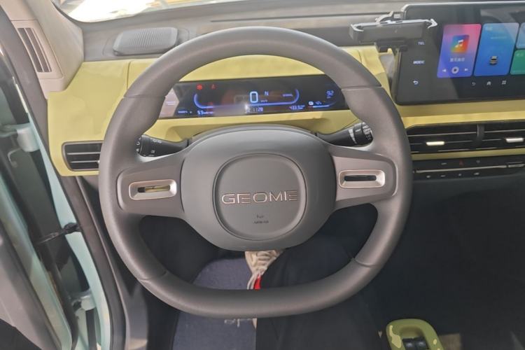 Used Geely Galaxy Panda 2023 Panda Mini 200km Endurance Bear Steering Wheel