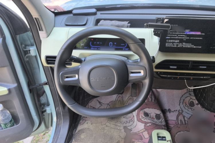 Used Geely Galaxy Panda 2023 Panda Mini 200km Endurance Bear Steering Wheel