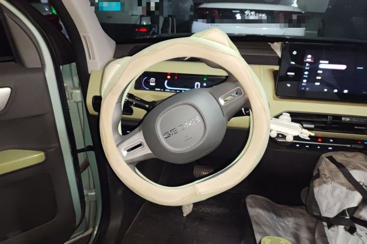 Used Geely Galaxy Panda 2023 Panda Mini 120km Super Cute Bear Steering Wheel