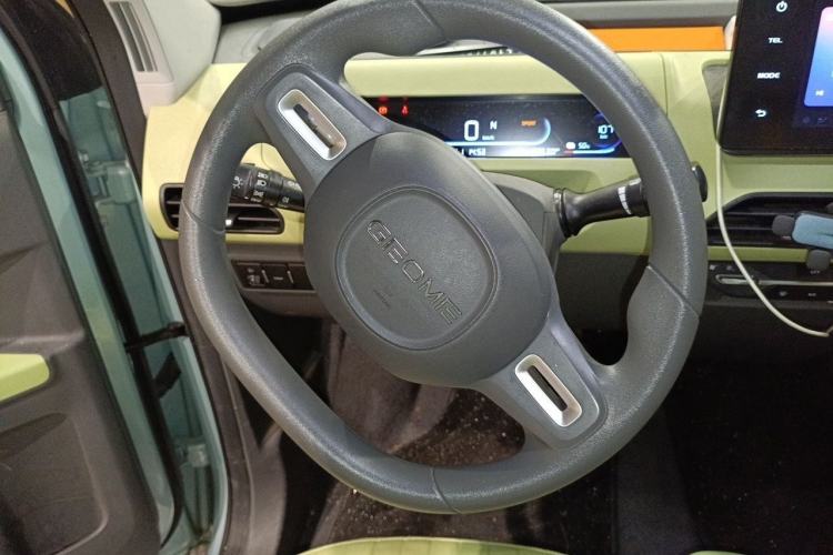 Used Geely Galaxy Panda 2023 Panda Mini 200km Endurance Bear Steering Wheel