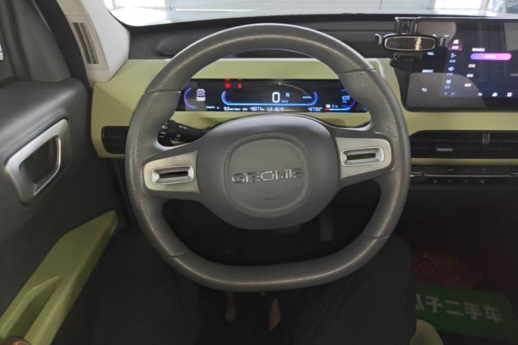Used Geely Galaxy Panda 2023 Panda Mini 200km Endurance Bear Steering Wheel