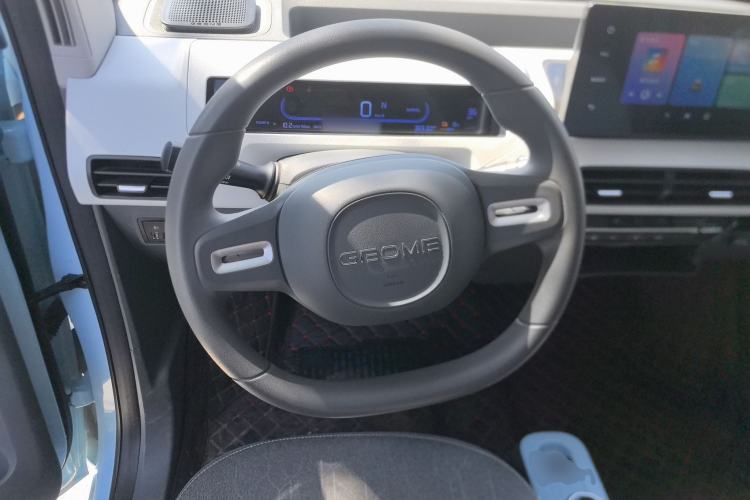 Used Geely Galaxy Panda 2023 Panda Mini 200km Endurance Bear Steering Wheel
