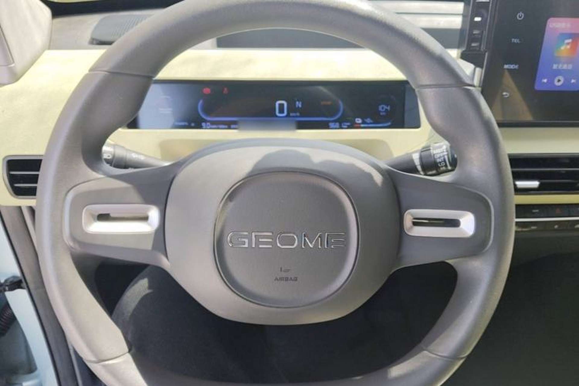 Used Geely Galaxy Panda 2023 Panda Mini 200km Endurance Bear Steering Wheel