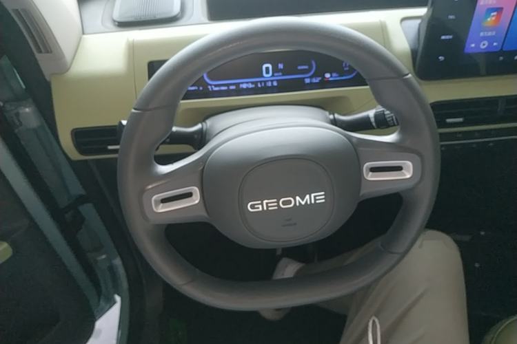 Used Geely Galaxy Panda 2023 Panda Mini 200km Endurance Bear Steering Wheel
