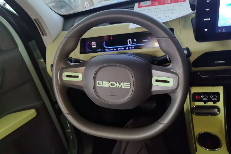 Used Geely Galaxy Panda 2023 Panda Mini 200km Endurance Bear Steering Wheel