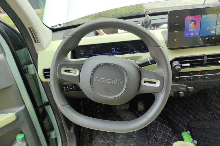 Used Geely Galaxy Panda 2023 Panda Mini 200km Endurance Bear Steering Wheel