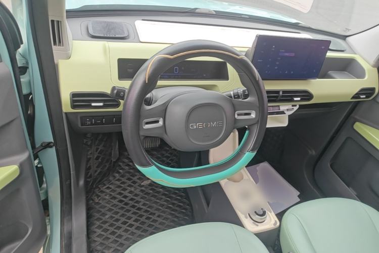 Used Geely Galaxy Panda 2023 Panda Mini 200km Endurance Bear Steering Wheel