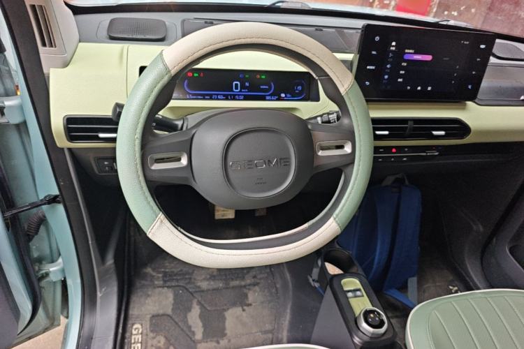 Used Geely Galaxy Panda 2023 Panda Mini 200km Endurance Bear Steering Wheel