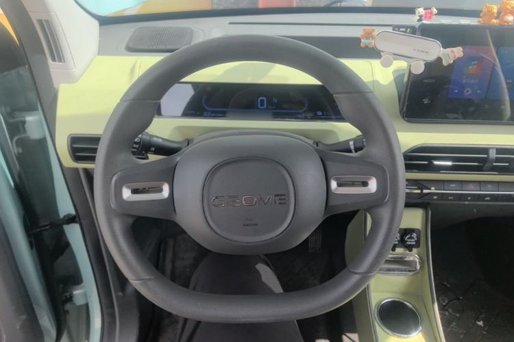 Used Geely Galaxy Panda 2023 Panda Mini 200km Endurance Bear Steering Wheel