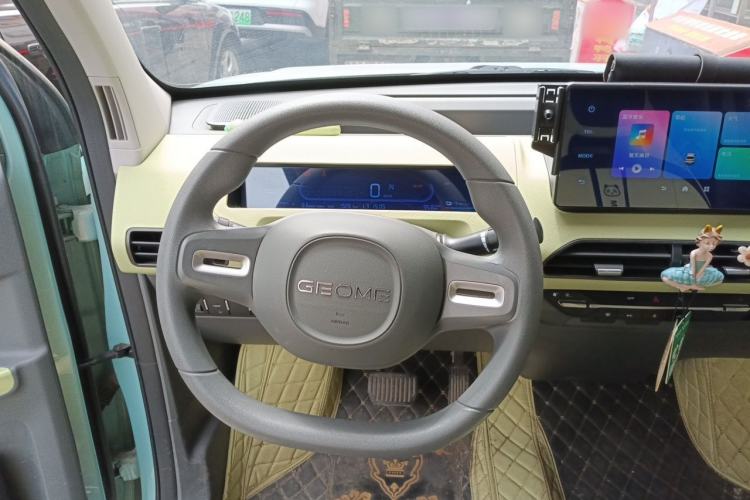 Used Geely Galaxy Panda 2023 Panda Mini 200km Endurance Bear Steering Wheel