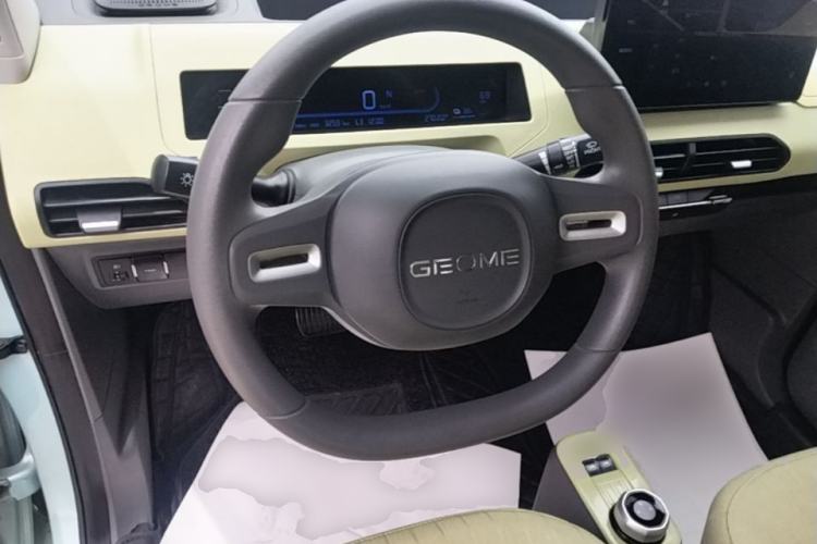 Used Geely Galaxy Panda 2023 Panda Mini 200km Endurance Bear Steering Wheel