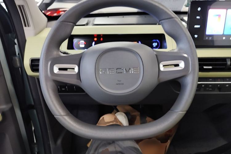 Used Geely Galaxy Panda 2023 Panda Mini 200km Endurance Bear Steering Wheel