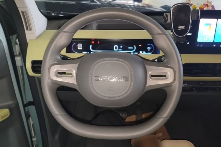 Used Geely Galaxy Panda 2023 Panda Mini 200km Endurance Bear Steering Wheel