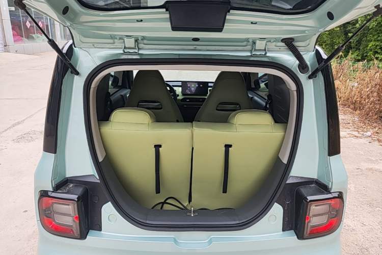 Used Geely Galaxy Panda 2023 Panda Mini 200km Endurance Bear Trunk