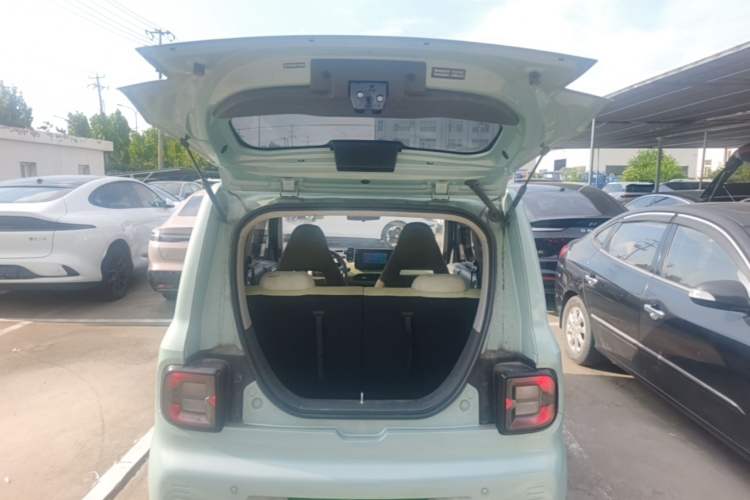 Used Geely Galaxy Panda 2023 Panda Mini 200km Endurance Bear Trunk