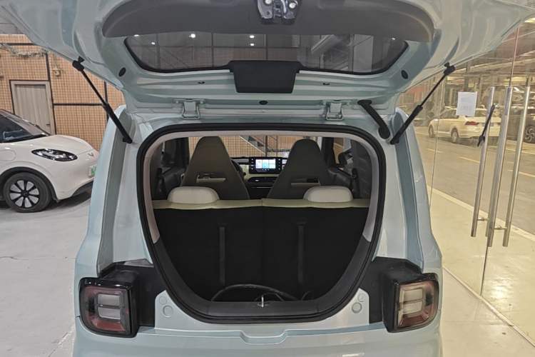 Used Geely Galaxy Panda 2023 Panda Mini 200km Endurance Bear Trunk