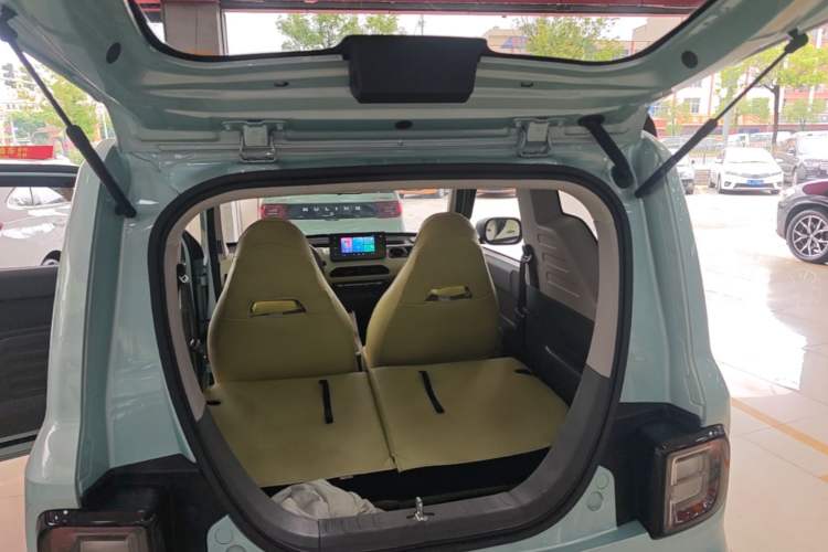 Used Geely Galaxy Panda 2023 Panda Mini 200km Endurance Bear Trunk