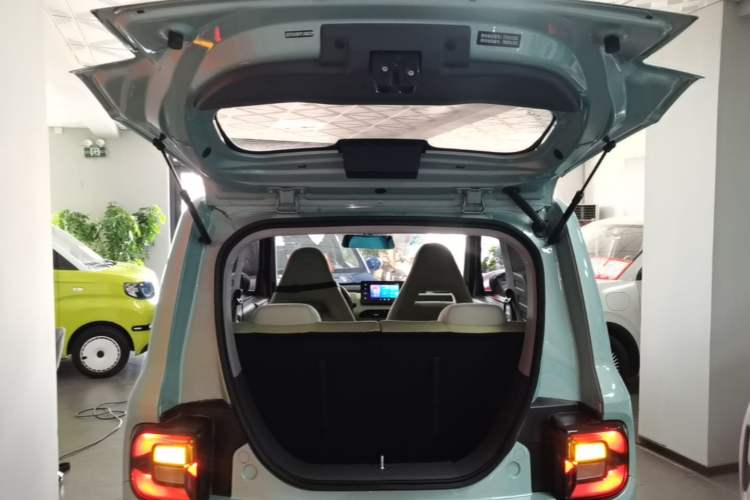 Used Geely Galaxy Panda 2023 Panda Mini 200km Endurance Bear Trunk