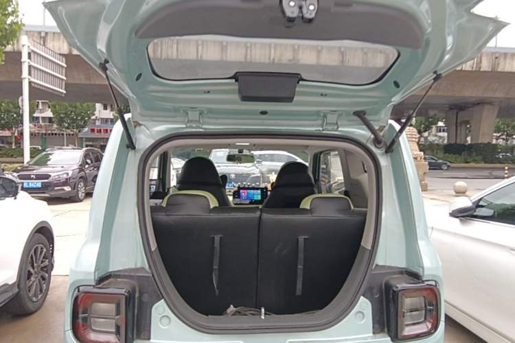 Used Geely Galaxy Panda 2023 Panda Mini 200km Endurance Bear Trunk