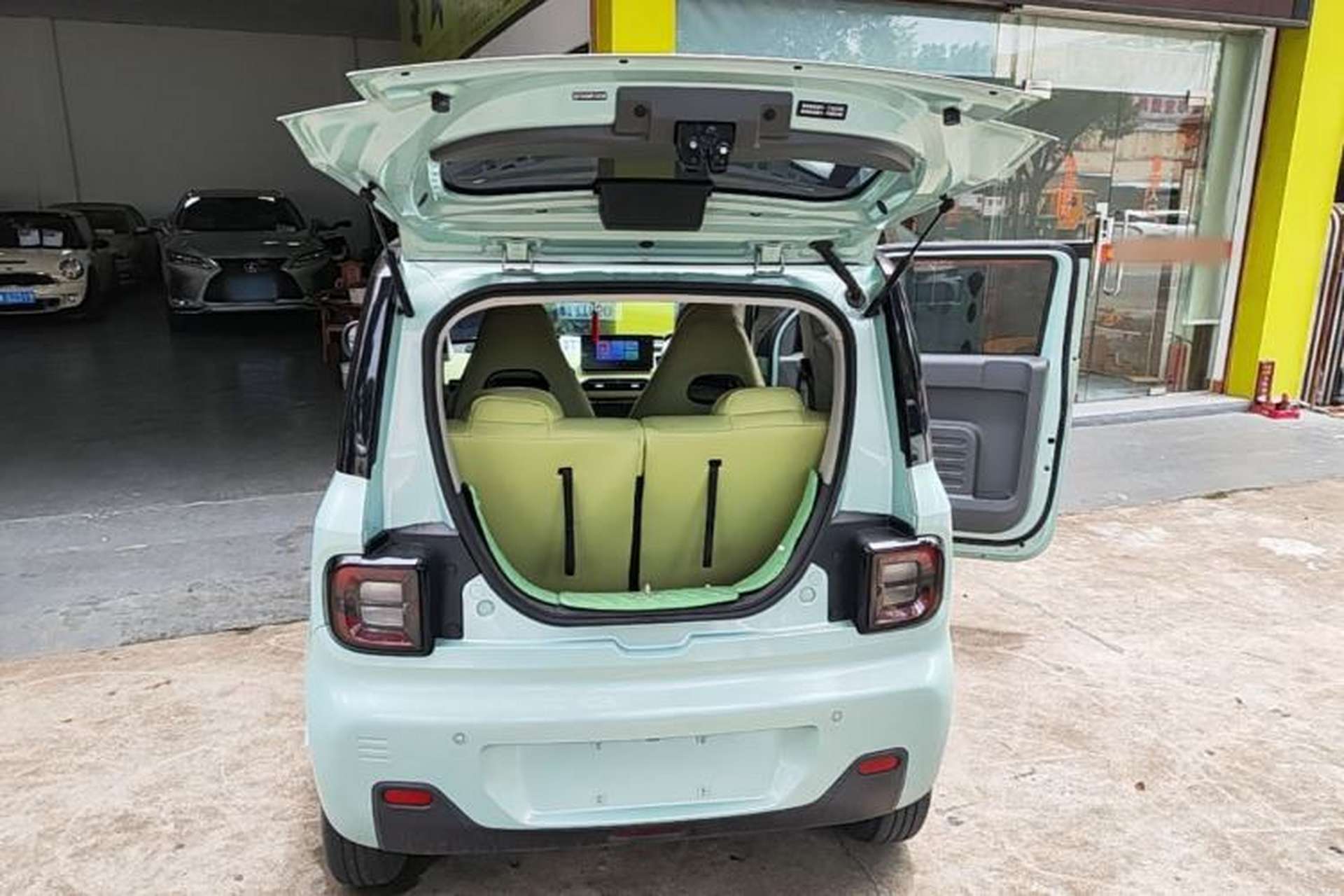 Used Geely Galaxy Panda 2023 Panda Mini 200km Endurance Bear Trunk
