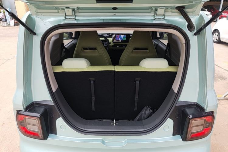 Used Geely Galaxy Panda 2023 Panda Mini 120km Cute Bear Trunk