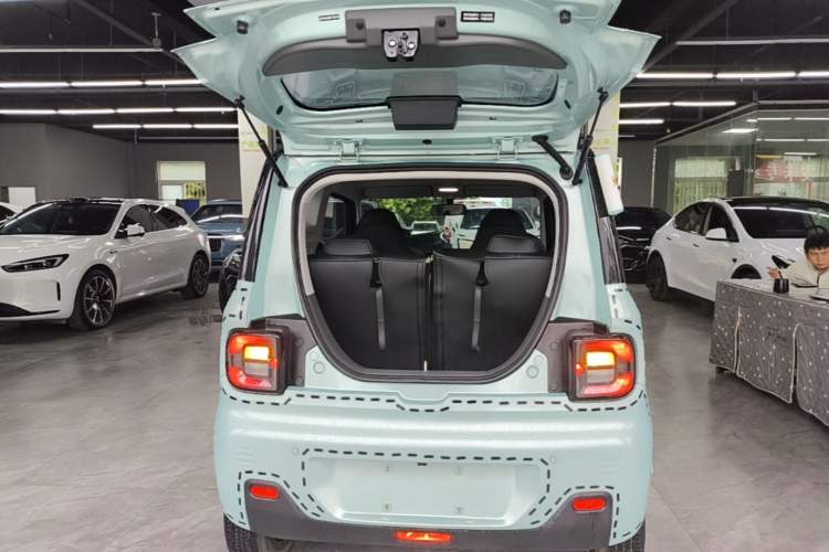 Used Geely Galaxy Panda 2023 Panda Mini 200km Endurance Bear Trunk