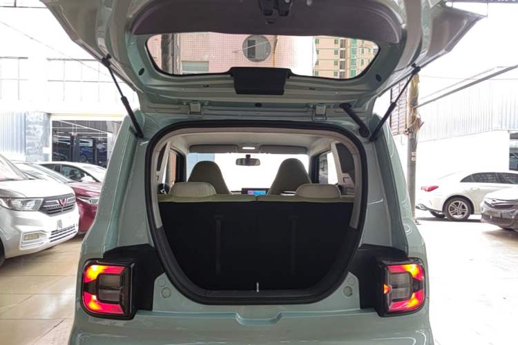 Used Geely Galaxy Panda 2023 Panda Mini 200km Endurance Bear Trunk