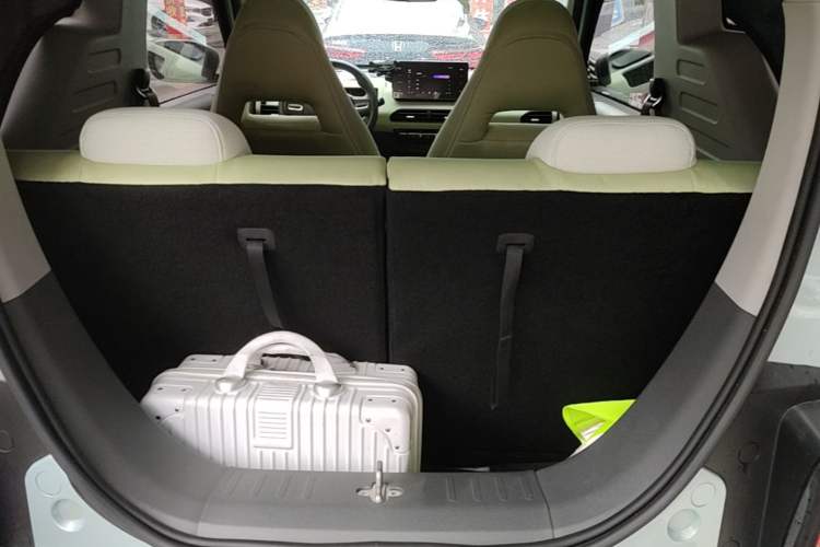 Used Geely Galaxy Panda 2023 Panda Mini 200km Endurance Bear Trunk