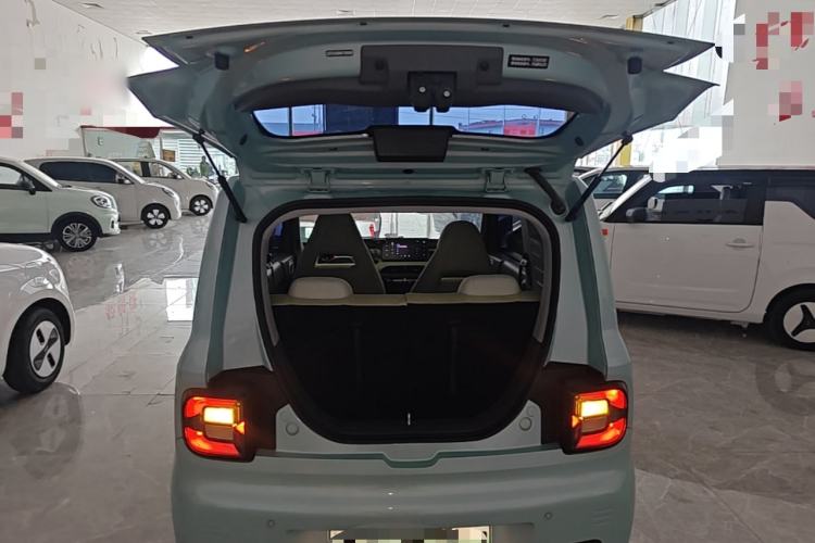 Used Geely Galaxy Panda 2023 Panda Mini 200km Endurance Bear Trunk