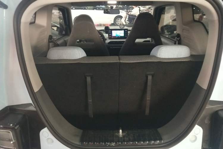 Used Geely Galaxy Panda 2023 Panda Mini 200km Endurance Bear Trunk
