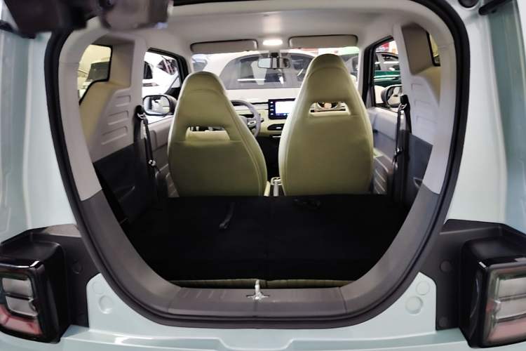 Used Geely Galaxy Panda 2023 Panda Mini 200km Endurance Bear Trunk