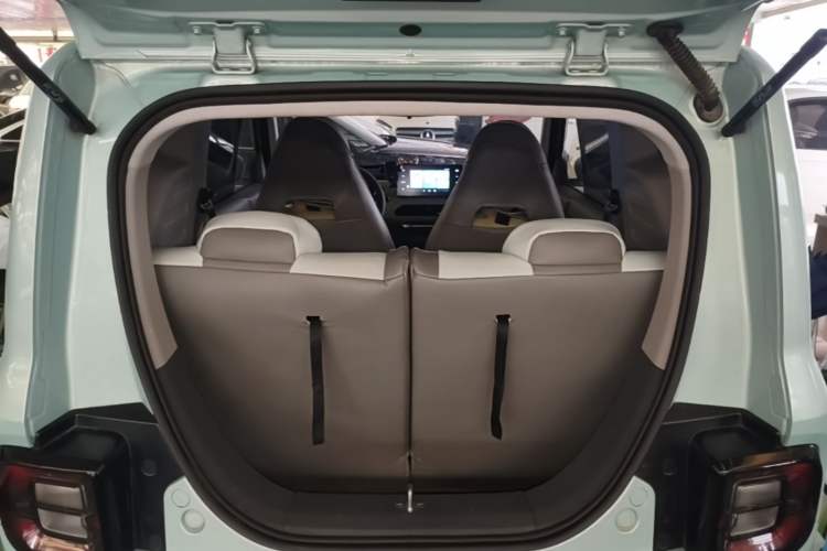 Used Geely Galaxy Panda 2023 Panda Mini 200km Endurance Bear Trunk