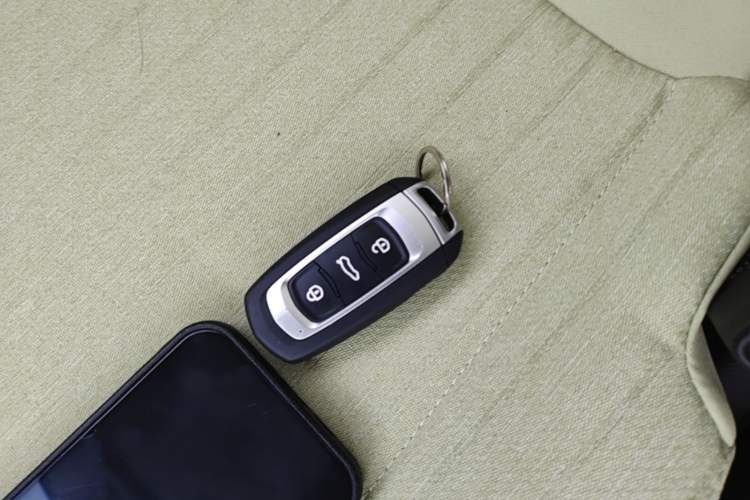 Used Geely Galaxy Panda 2023 Panda Mini 200km Endurance Bear Vehicle Key