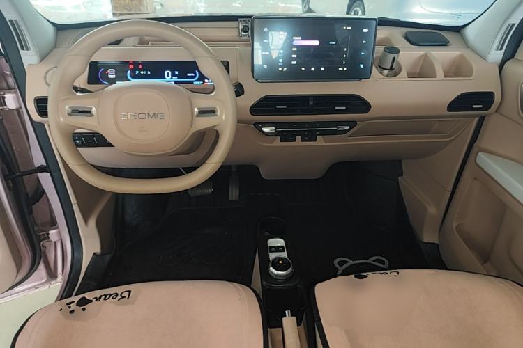 Used Geely Galaxy Panda 2023 Panda Mini 200km Endurance Bear Center Console