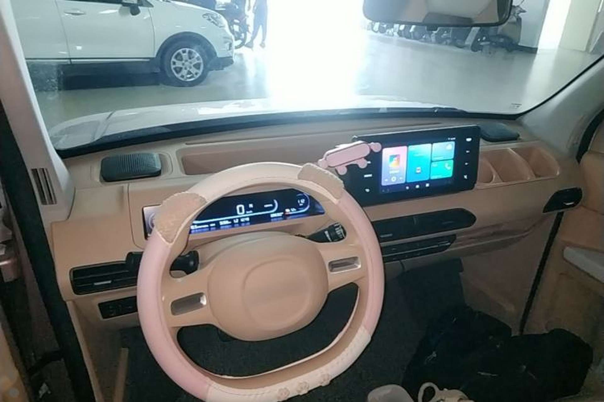 Used Geely Galaxy Panda 2023 Panda Mini 200km Endurance Bear Center Console