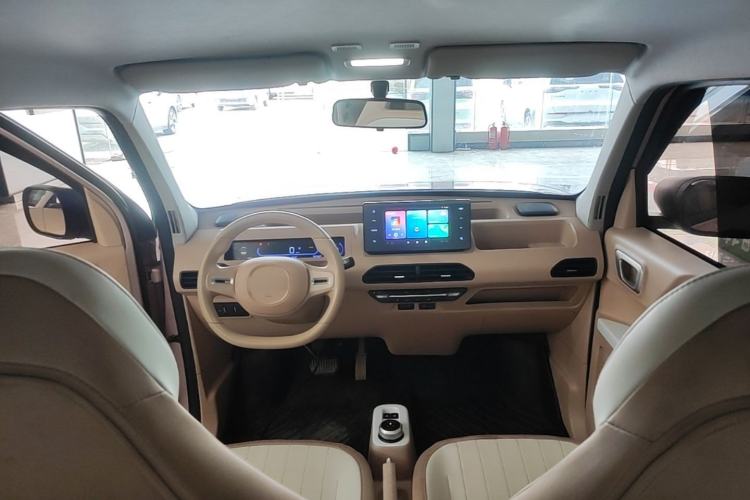 Used Geely Galaxy Panda 2023 Panda Mini 200km Endurance Bear Center Console