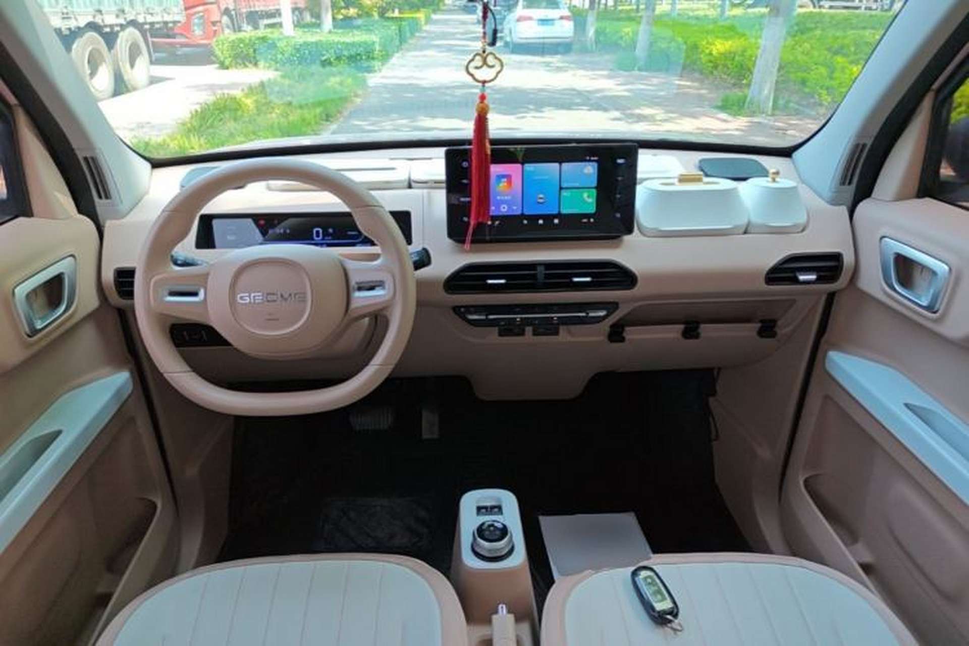Used Geely Galaxy Panda 2023 Panda Mini 200km Endurance Bear Center Console